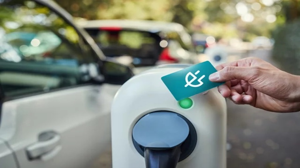shell-recharge-card-and-charge-point